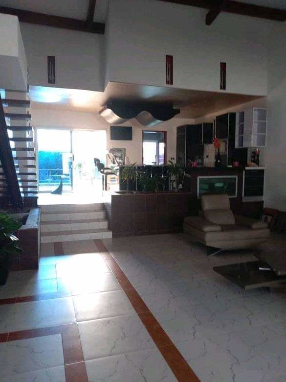 Villa Duplex Meublé Avec Piscine À Louer - Grand Bassam