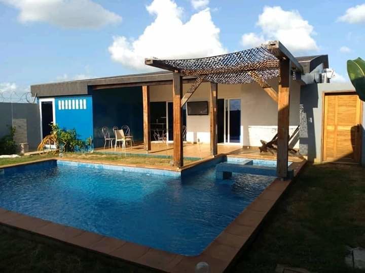 Villa Duplex Meublé Avec Piscine À Louer - Grand Bassam