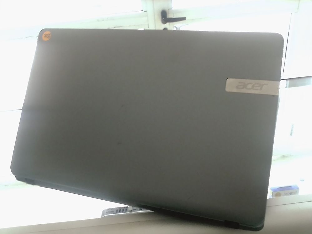 PC Acer E1-731,17 Pouces....