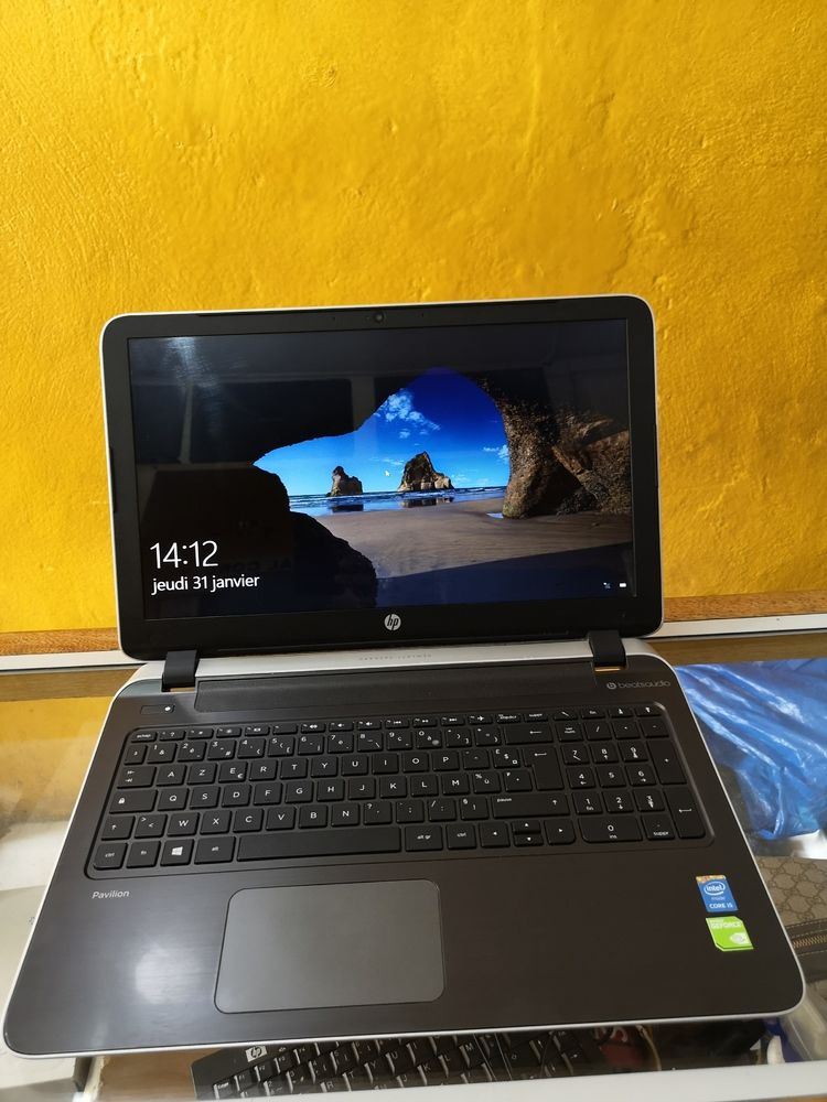 Hp pavilion15 notebook Intel core i5 ram 6GB disk dur 1tera HDD Carte graphique Nvidia GeForce 840M Mémoire vidéo dédié 2GB DDR3 écran 15pouces seconde main propre garantie et facture assuré livraison rapide