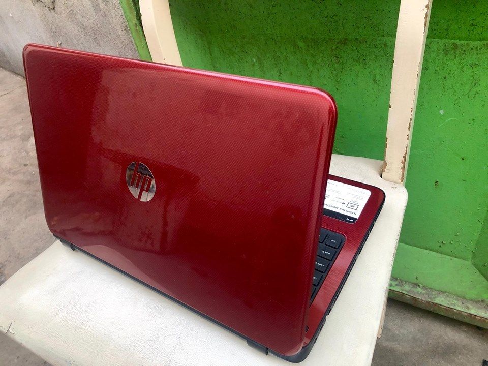 HP PAVILION 15 ROUGE DUAL CORE RAM=4 GO /500 GO 15.6"POUCES