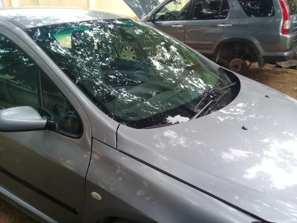 GRIS 2004 PEUGEOT 307