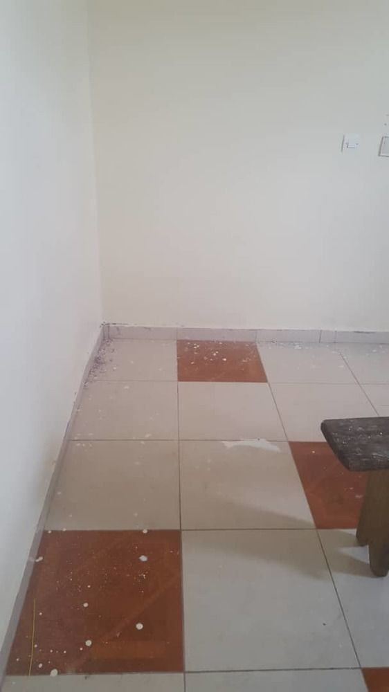 Studio Américain À Yopougon