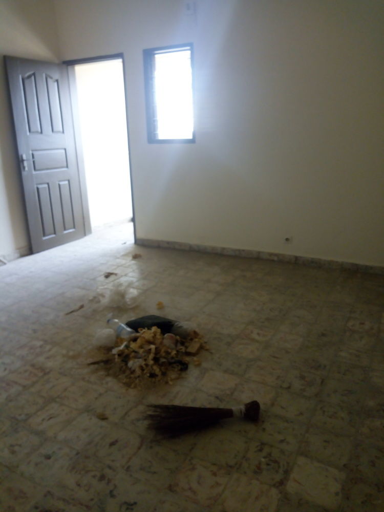 Location D'un Studio À Abobo Belleville