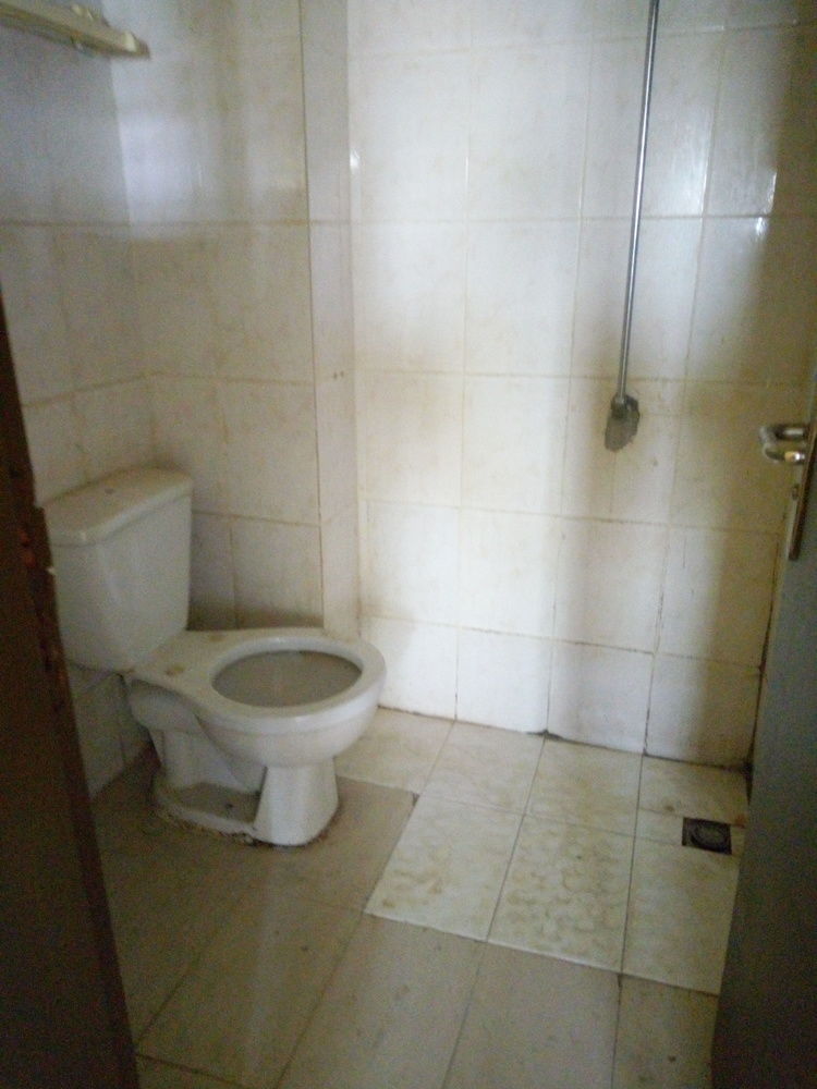 Location D'un Studio À Abobo Belleville