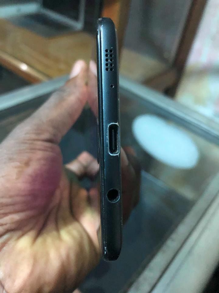 SAMSUNG GALAXY C9 PRO DUOS FRANÇAIS  64GIGA  6’’POUCES