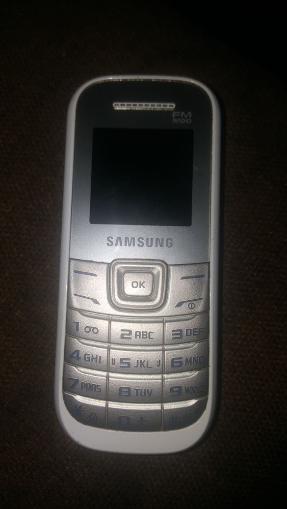 Samsung Gt-E1205Y