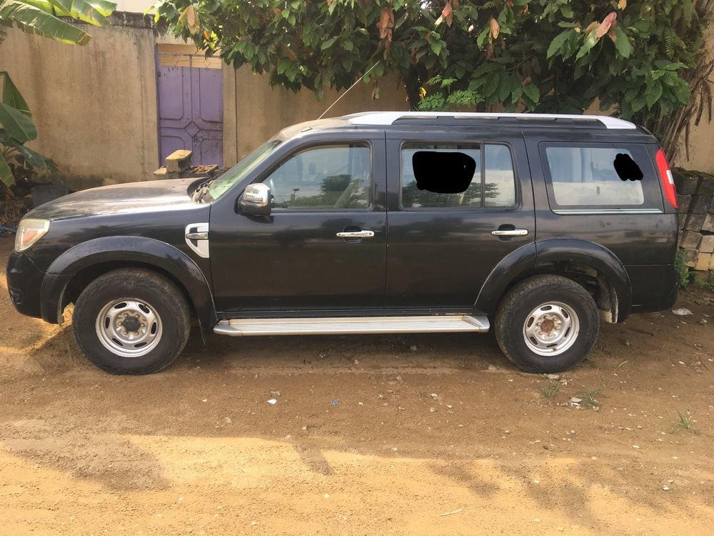 FORD EVEREST 2010 MANUELLE IMPORTÉ