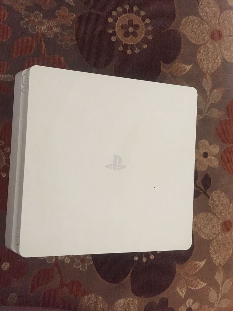 Ps4 slim blanche