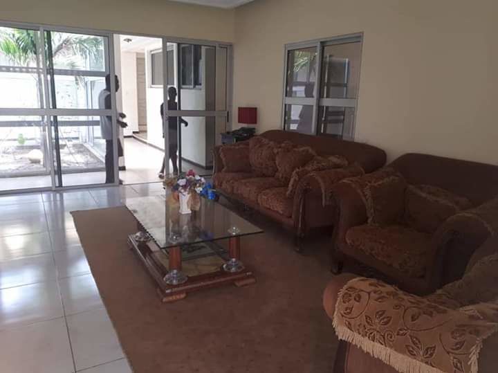 Maison De 12 Pièces en Vente Yopougon Toit Rouge BazarAfrique Côte