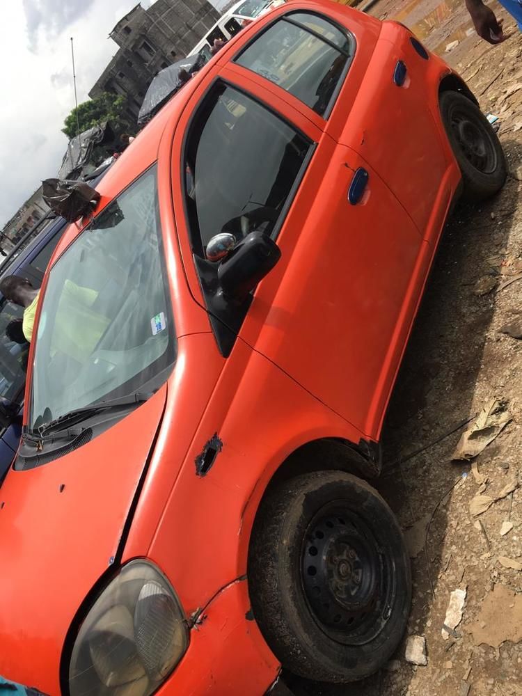 Toyota yaris hx en taxi compteur en très bon état