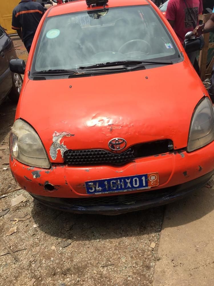 Toyota yaris hx en taxi compteur en très bon état