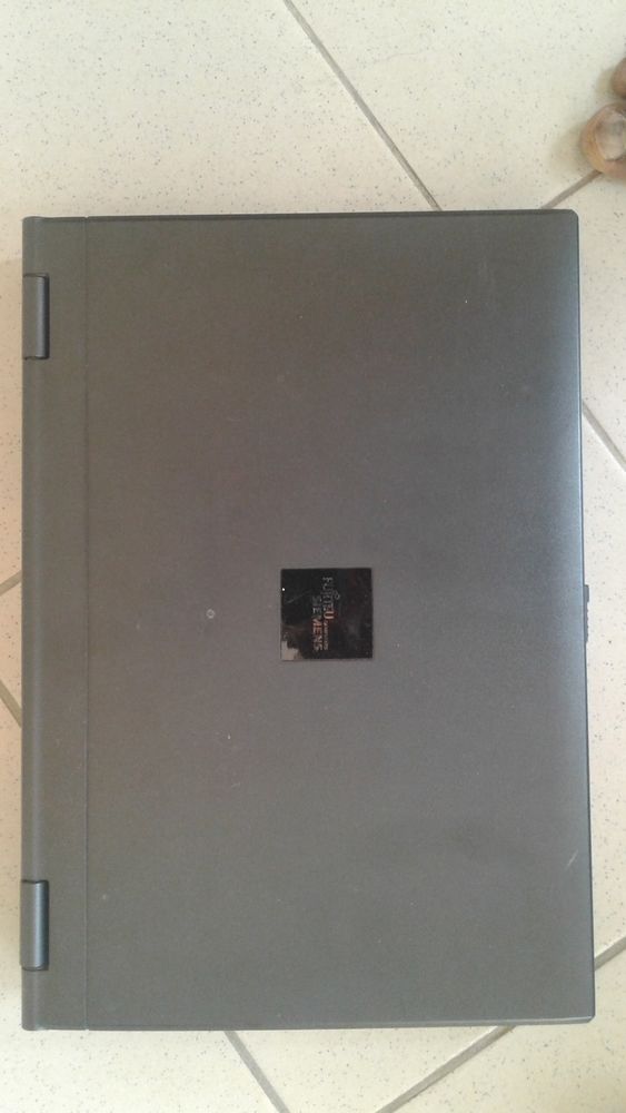 Fujitsu-Siemens Amilo Li1718 / 500 Go