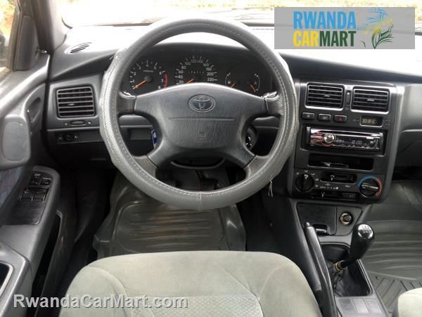 TOYOTA CARINA 3 EN VENTE