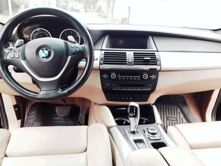 BMW X6  2011