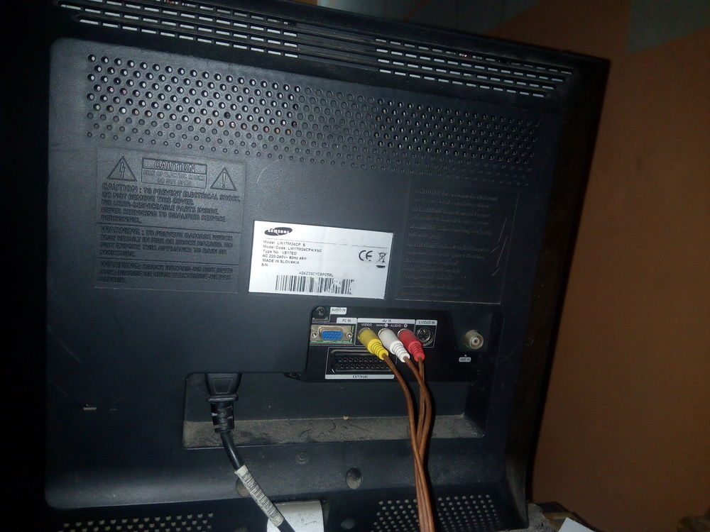 tv ecran plat led samsung 17 pouces