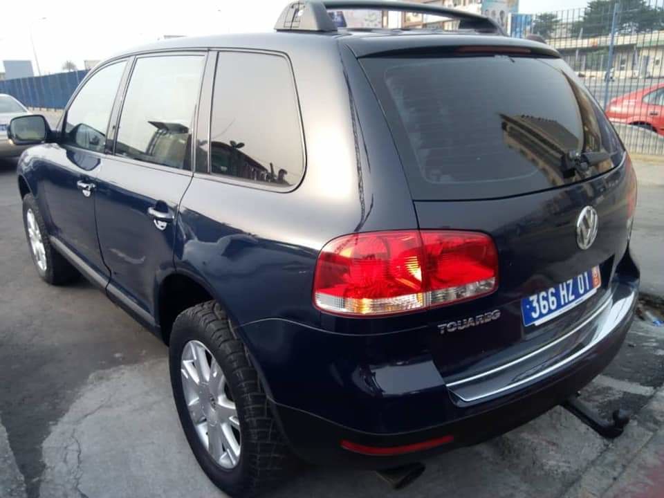 Volkswagen touareg essence boîte automatique climatisation d origine intérieur cuir belge