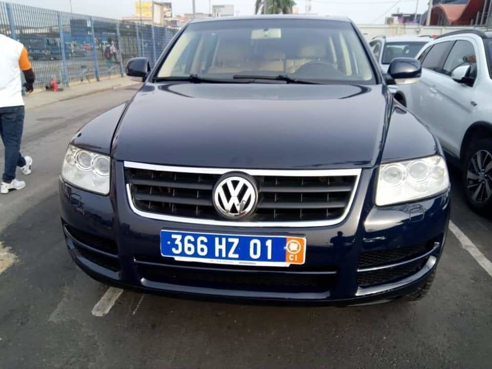 Volkswagen touareg essence boîte automatique climatisation d origine intérieur cuir belge