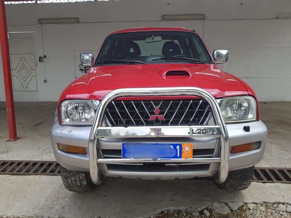 Mitsubishi l200 année 2004