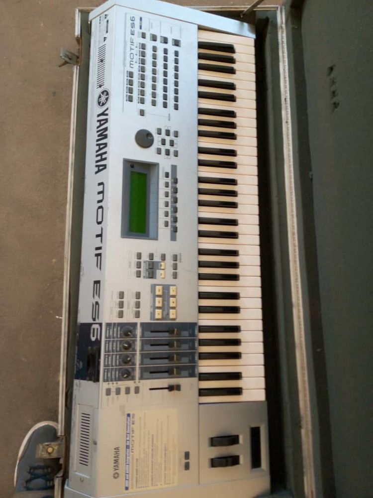 Piano Yamaha Motif ES6