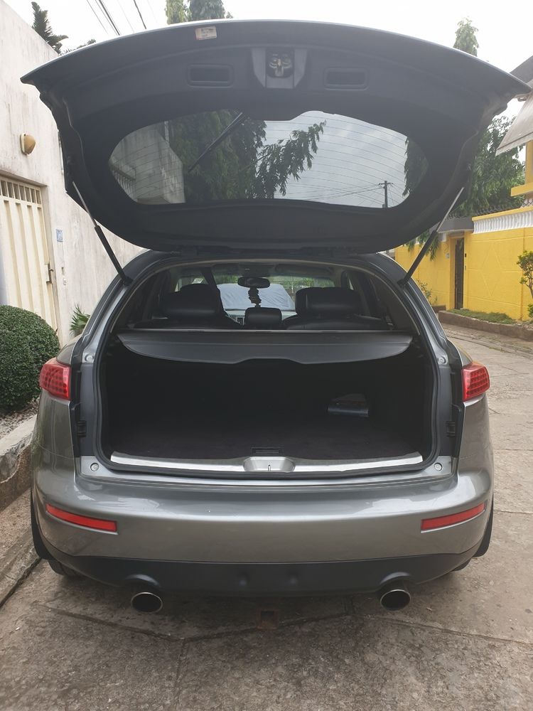Infiniti fx-35 full option