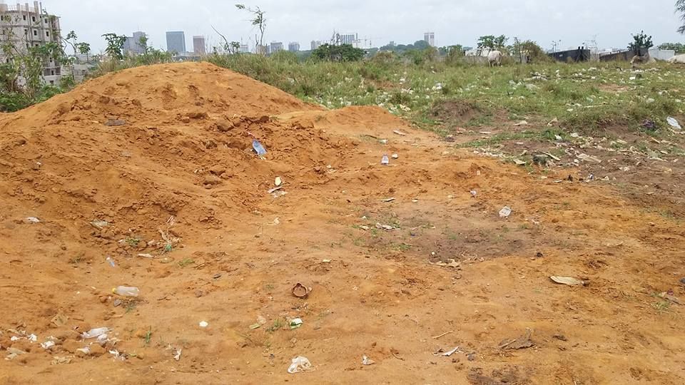 yopougou Locodjro en face de la cité carena en bordure de voie vente terrain 7400m2