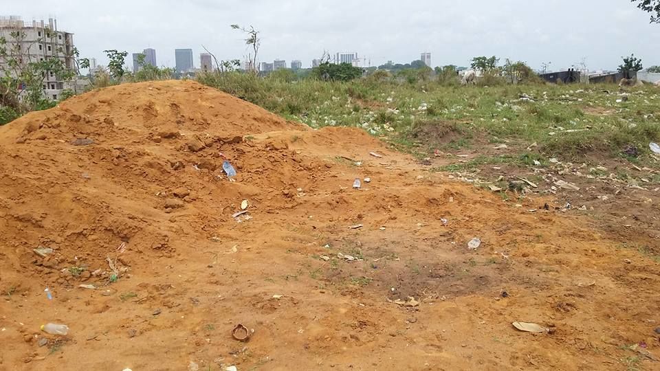 yopougou Locodjro en face de la cité carena en bordure de voie vente terrain 7400m2