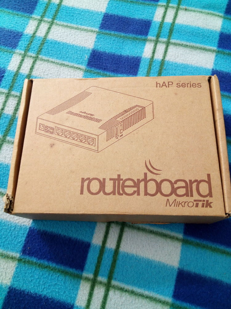 Routeur/Serveur MikroTik RB962UiGS-5HacT2HnT