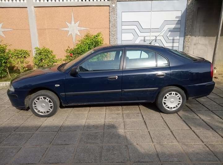 Mitsubishi carisma mod 2001