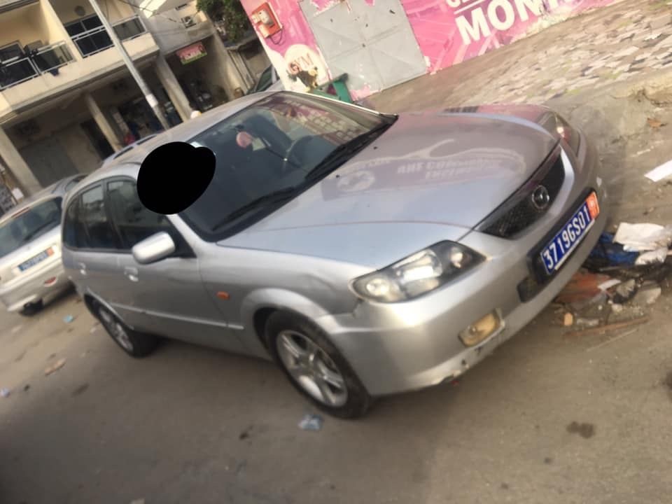 MAZDA 323 ANNEE 2002 BOÎTE MANUELLE