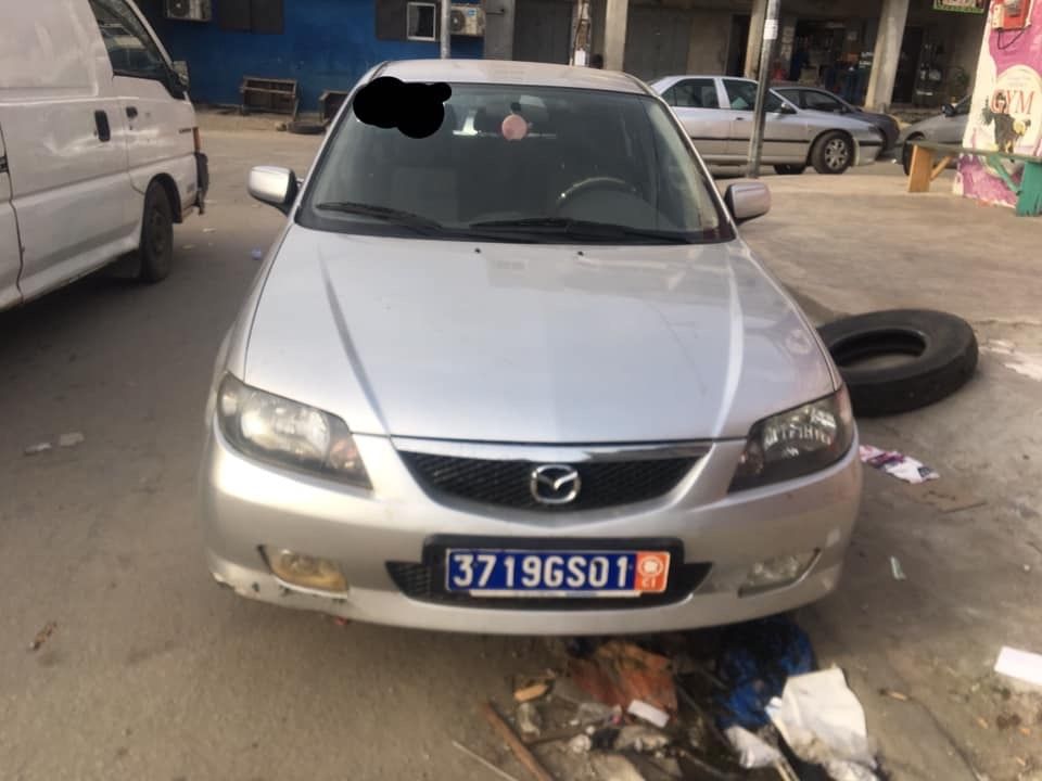 MAZDA 323 ANNEE 2002 BOÎTE MANUELLE