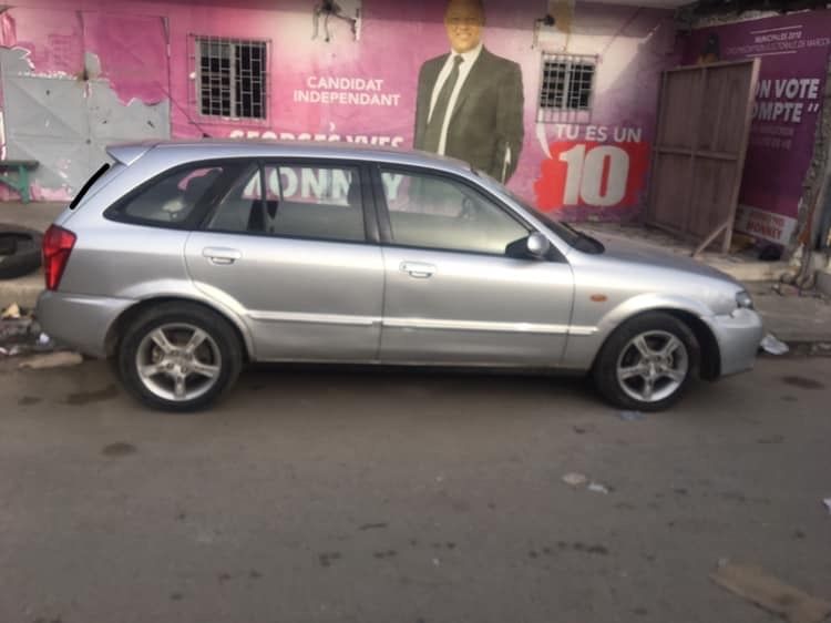 MAZDA 323 ANNEE 2002 BOÎTE MANUELLE