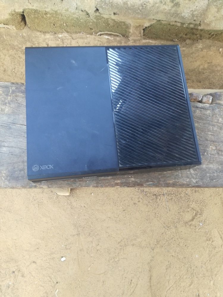 Une XboxOne et Xbox 360 craquer les deux