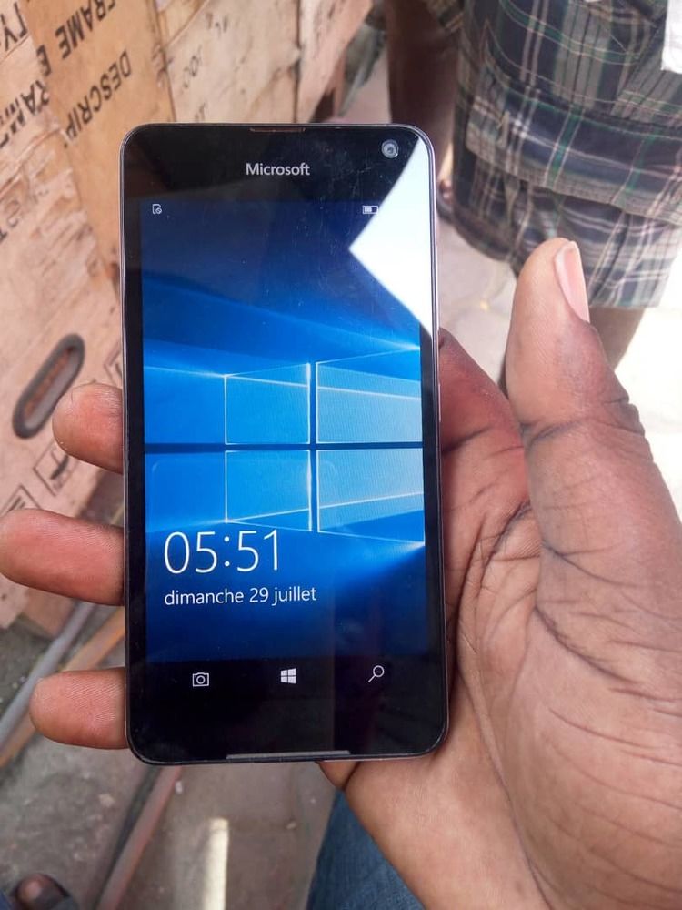 Nokia Lumia 650