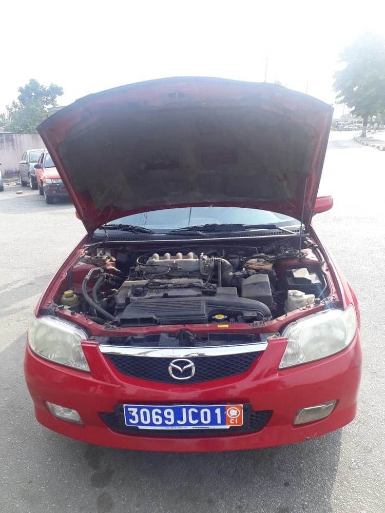 Mazda 323 2002