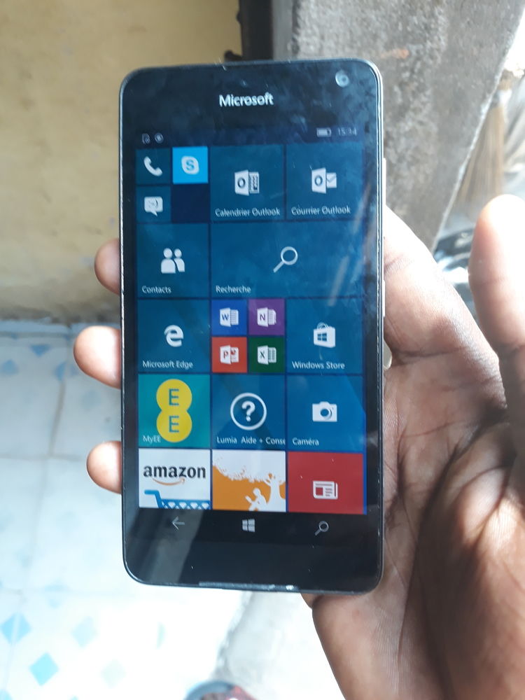 Lumia 650 (non tropicaliser fissuré)