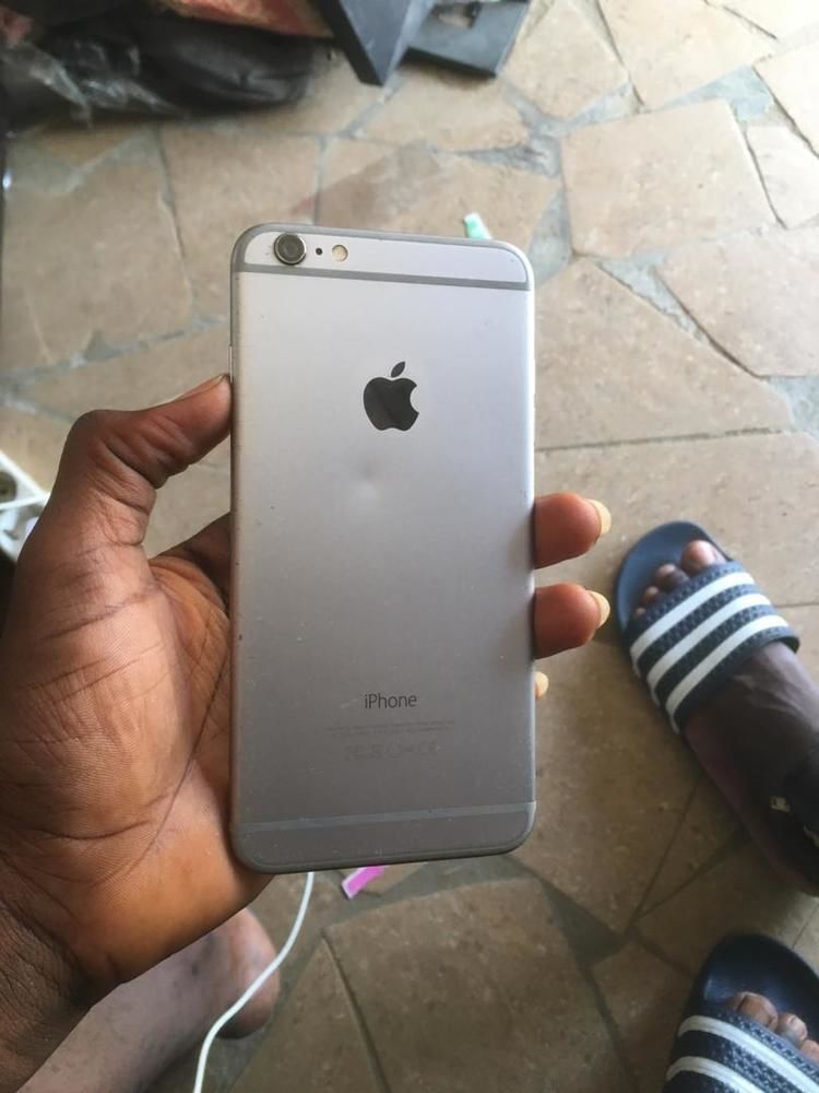 iPhone en très bon état possibilité de troc