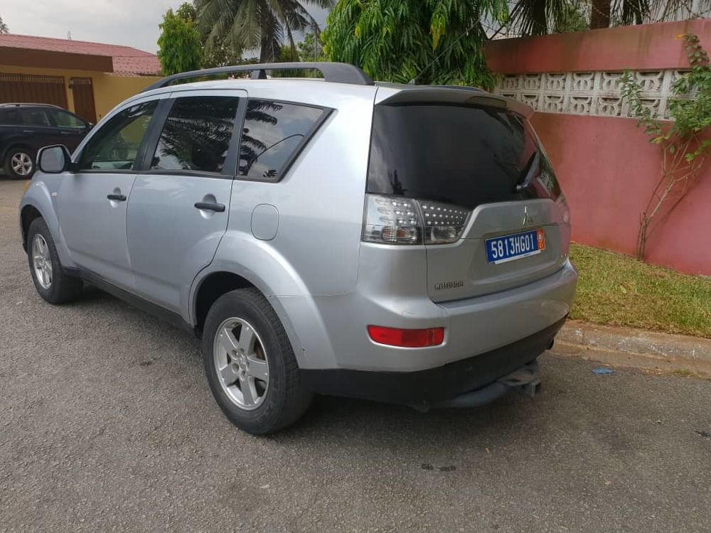 Mitsubishi outlander 2010