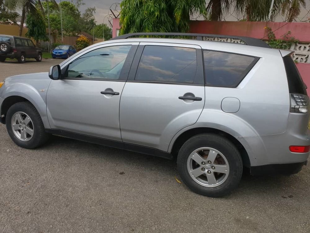 Mitsubishi outlander 2010