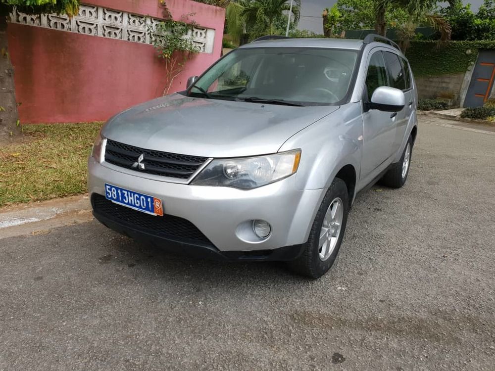 Mitsubishi outlander 2010