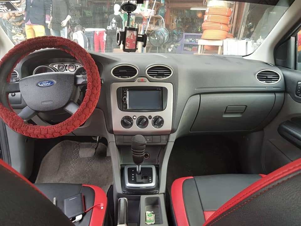 Rapidement FORD FOCUS 2008 importé, boîte AUTOMATIQUE, essence 4cylindres, papiers à jour, clim d'origine super propre