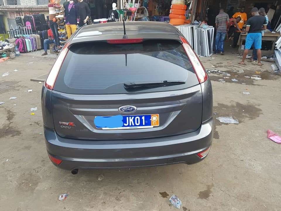 Rapidement FORD FOCUS 2008 importé, boîte AUTOMATIQUE, essence 4cylindres, papiers à jour, clim d'origine super propre