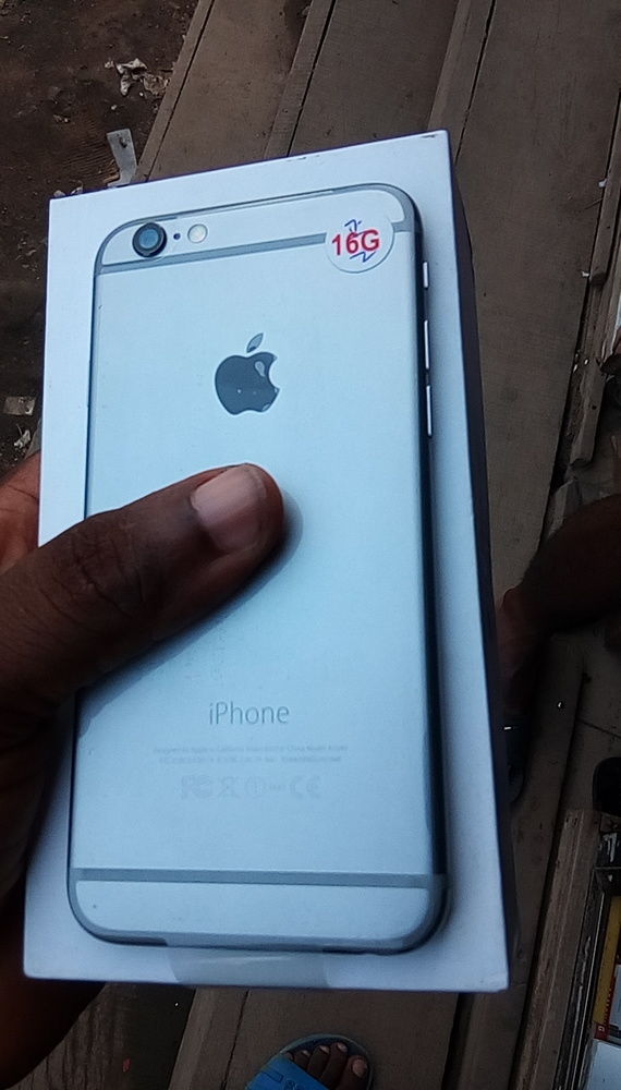 Iphone 6 16-gb neuf jamais utilisé.