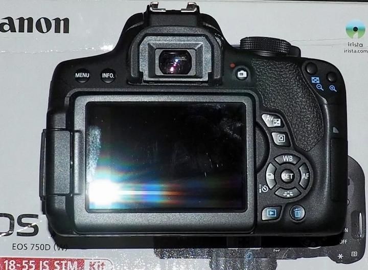 Appareil photo Canon EOS 750D + 18 -55mm