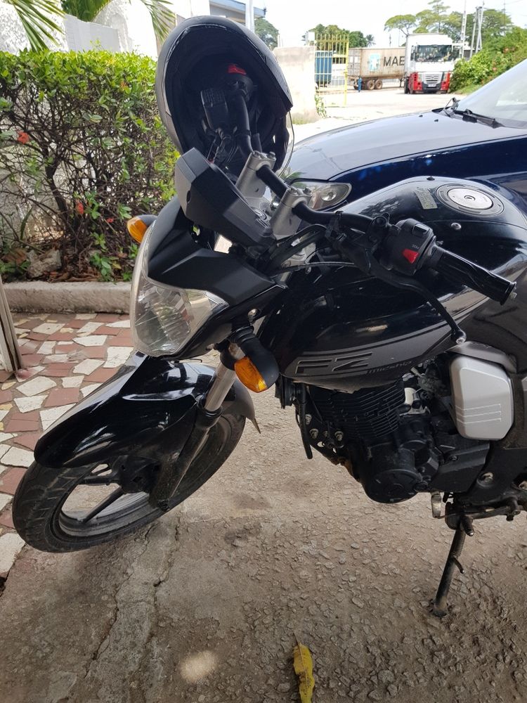 Moto Yamaha fz 16.