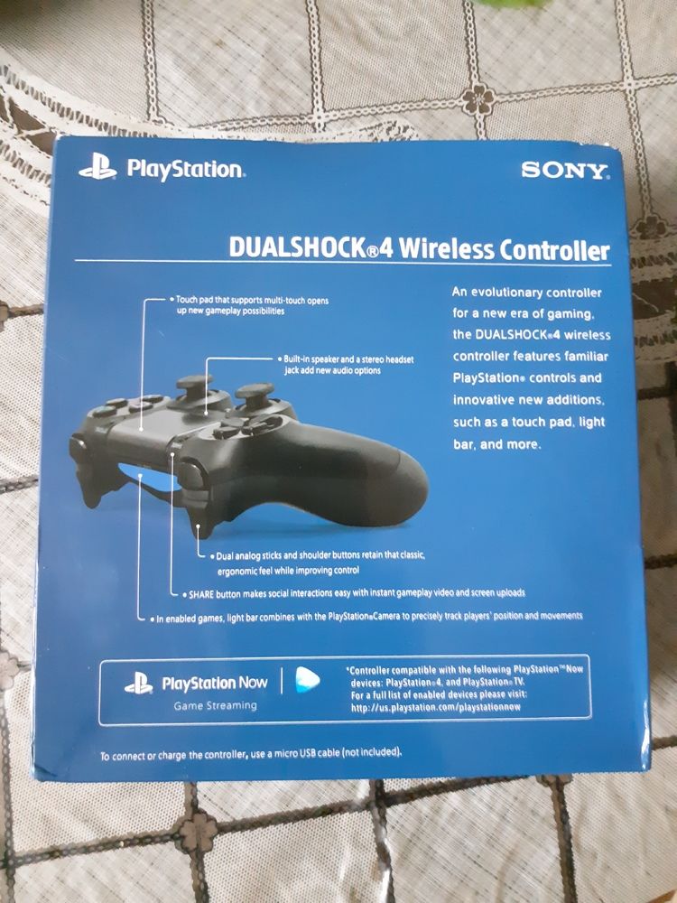 Manette de PS4 scellée