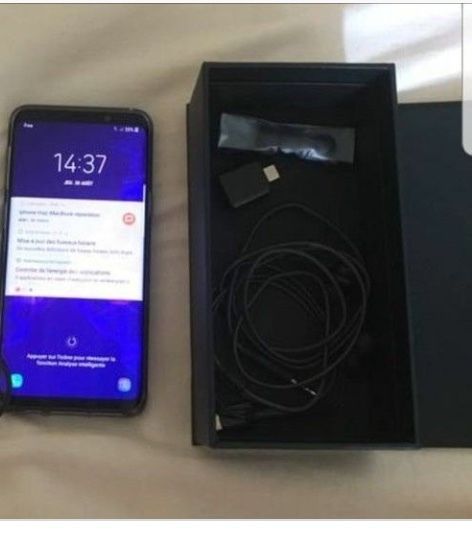 Samsung Galaxy S9 Double SIM Neuf Original.. Empreinte digitale.. couleur noir très beau.. 1Semaine d’utilisation dans carton
