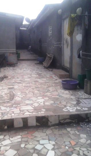 Grande cour commune en vente a Abobo akéikoi