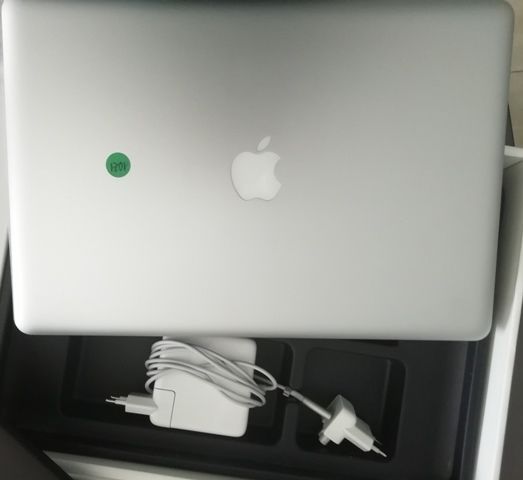 MacBook Pro Core i5 8Go Ram Année 2011 15 POUCES NEUF