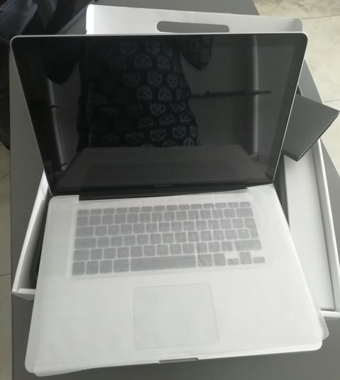 MacBook Pro Core i5 8Go Ram Année 2011 15 POUCES NEUF